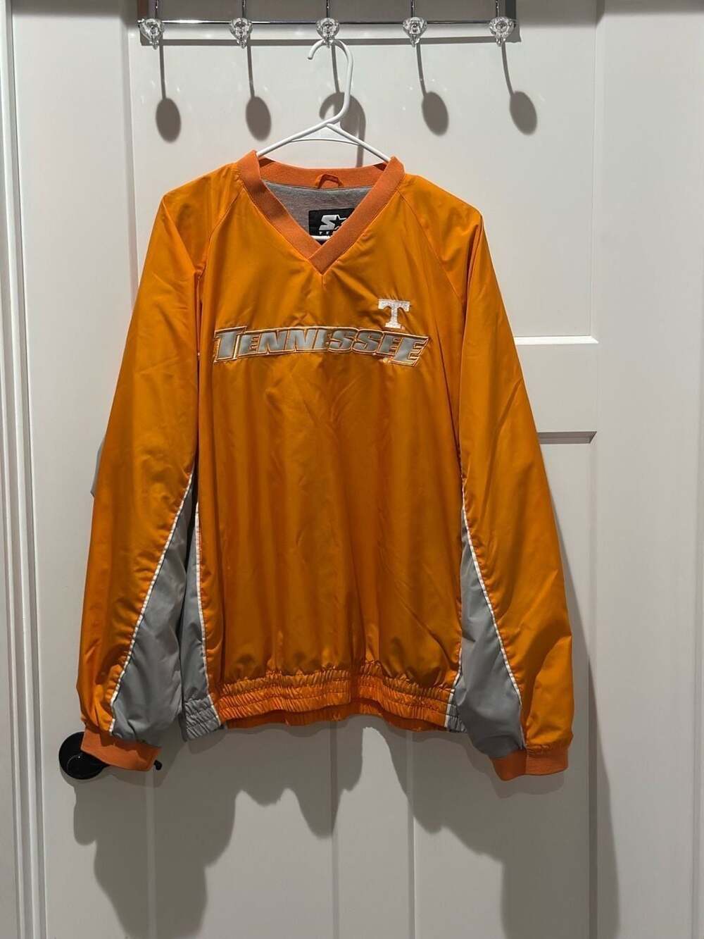 Starter Tennessee Volunteers V-Neck Windbreaker Pullover